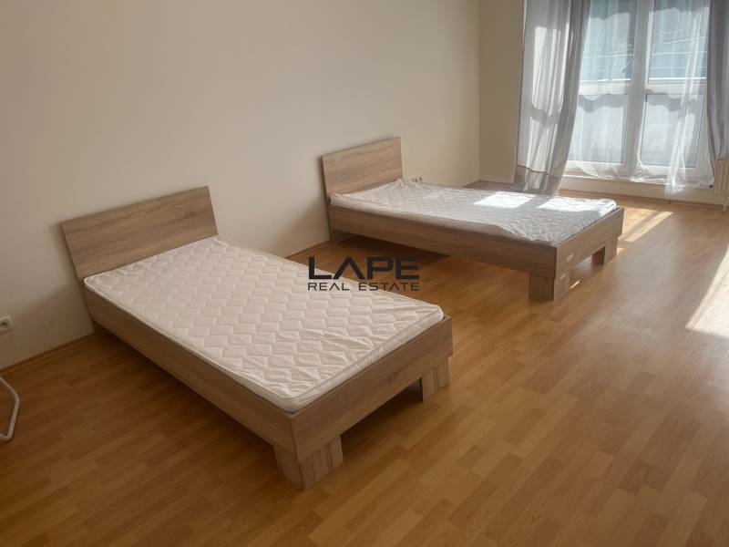 Rent Three bedroom apartment, Three bedroom apartment, Tomášikova, Bra