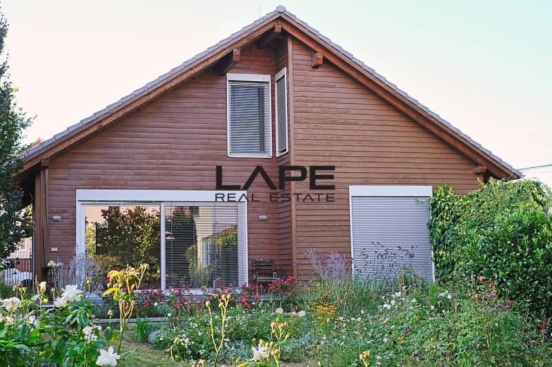 Sale Family house, Family house, Stredná, Bratislava - Ružinov, Slovak