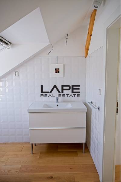 Sale Family house, Family house, Stredná, Bratislava - Ružinov, Slovak